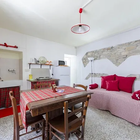 Apartment Altido Queen Bee Ponzone