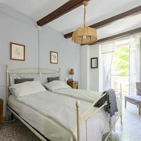 Apartment Altido Queen Bee *