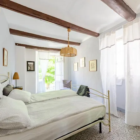 Apartment Altido Queen Bee *