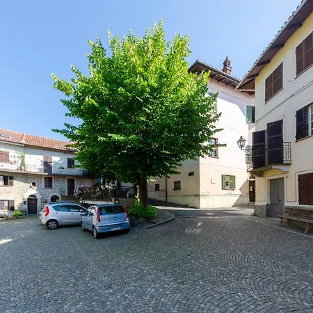 Altido Queen Bee Apartment